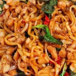 มาม่าผัดหม่าล่าหมูสับ