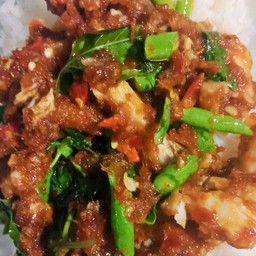 ผัดพริกเผาราดข้าว