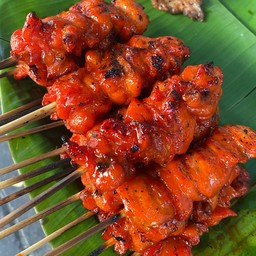 ส้มตำไก่ย่างแดงในตำนาน