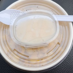 ข้าวโพดขาวฝานแยกน้ำกะทิ