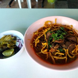 ข้าวซอยเนื้อตุ๋น