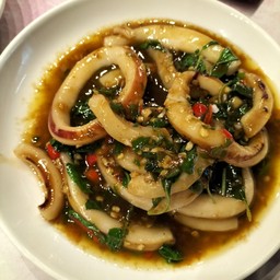 กะเพราปลาหมึก