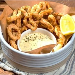 ปลาหมึกทอดกรอบ