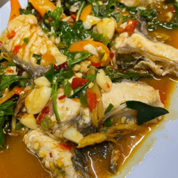 ปลากระพงผัดฉ่า