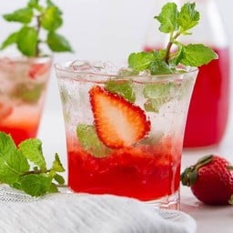 สตอเบอร์รี่โซดา