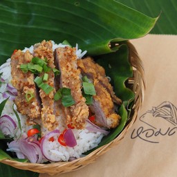 ข้าวยำหมูทอด