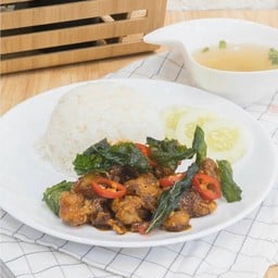 ข้าวกะเพราไก่กรอบ+น้ำซุป