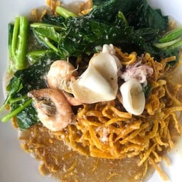 ราดหน้าบะหมี่กรอบรวมมิตร