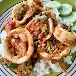 ผัดผงกระหรี่ทะเล