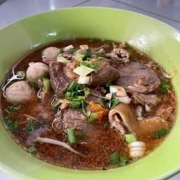 ก๋วยเตี๋ยวหมูตุ๋น-เนื้อตุ๋น-น้ำตก