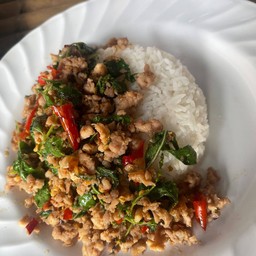 ผัดกระเพราหมูสับ