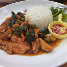 ข้าวพริกแกงไก่