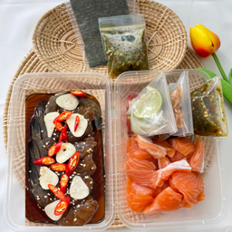 กุ้งดองซีอิ๊ว6ตัว+ยำแซลมอน130กรัม (พร้อมเครื่องเคียง)