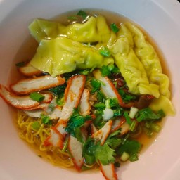 บะหมี่เกี๊ยวหมูแดง พิเศษ