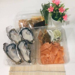 หอยนางรมเกาหลี4ตัว+ยำแซลมอน130กรัม