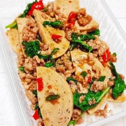 ครัวบ้านแม่ by อ้อม (Krua Baan Mae by Aom) อ่อนนุช