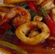 กุ้งหมึกผัดน้ำพริกเผาราดข้าว