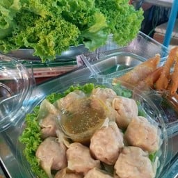 ก๋วยเตี๋ยวเกี๊ยวนายอร่อย