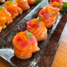 ซูชิแซลมอนทูน่า