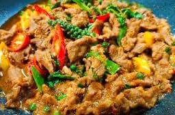 ผัดเผ็ดเนื้อ