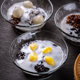 เปียกข้าวเหนียวดำแปะก๊วยกะทิสด