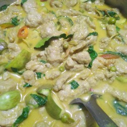 พี่แหม่ม ยำแหนมหมูข้าวทอด&ยำขนมจีนปลาทู&ข้าวขาหมู