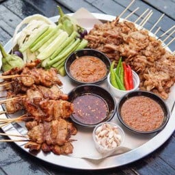 ประด้งทอง - หมูปลาร้า ไอที สแควร์ หลักสี่