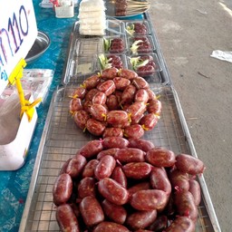 ร้าน ใส้กรอก น้องเพลง ตลาดหนองแปป