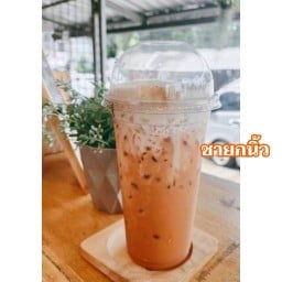 ชายกนิ้ว 01