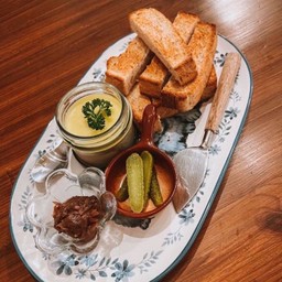 Chicken Liver Pate with Toasts