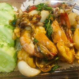 ข้าวกะเพราทะเลพริกแห้ง