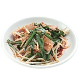 ผัดผักหมูกุยช่ายและถั่วงอก