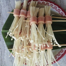 เห็ดเข็มพันไก่แผ่น ไม้ละ