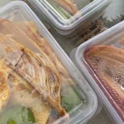 ผัดไทยใส่กล่องพร้อมเสริฟ วันนี้ 59 บาท ส่งเดลิเวอร์รี่ 