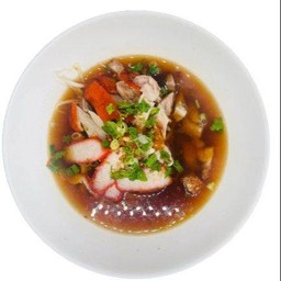เกาเหลารวมมิตร(เป็ดหมูกรอบหมูแดง)