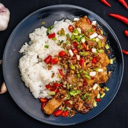 ข้าวหมูกรอบ HERO คั่วพริกเกลือ