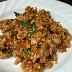 ผัดกระเพาหมูสับ 