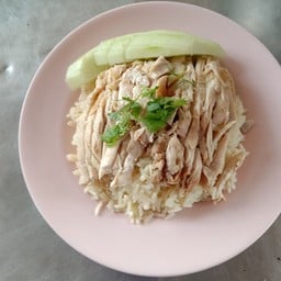 ข้าวมันไก่ ข้าวขาหมู by หนูหล่า ใกล้สี่แยกสามพร้าว
