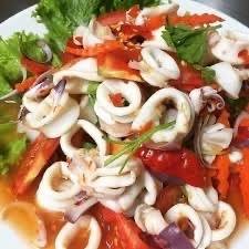 ยำปลาหมึก