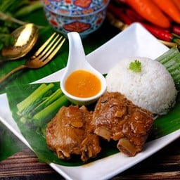 ข้าวซี่โครงหมูอบ ราดซอสกลมกล่อม