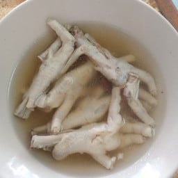 ขาไก่ต้มน้ำซุป