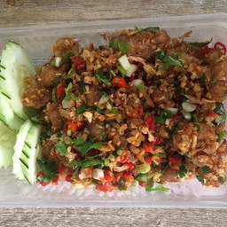 สันคอหมูผัดพริกเกลือ
