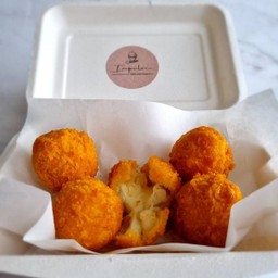 ชีสบอล - Cheese Balls