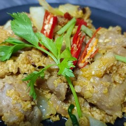 ผัดผงกะหรี่ (กับข้าว)
