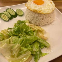 ผัดกระหล่ำปลีทอดน้ำปลาราดข้าว Collard with Fish Sauce and Rice