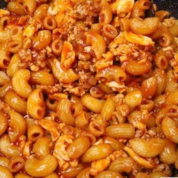 ผัดมะกะโรนีหมูสับไข่