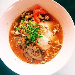 เกาเหลาต้มยำหมู