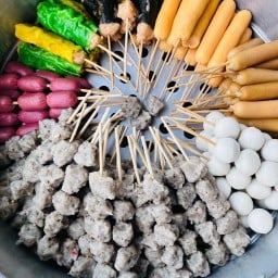 ชิ้น จิ้มแซ่บและข้าวยำน้ำเคยสูตรโบราณ