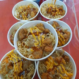 ผัดมาม่าญี่ปุ่น