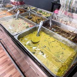 ข้าวแกงป้าเล็ก ซอยจรัญ 35 ตลาดลุงออม